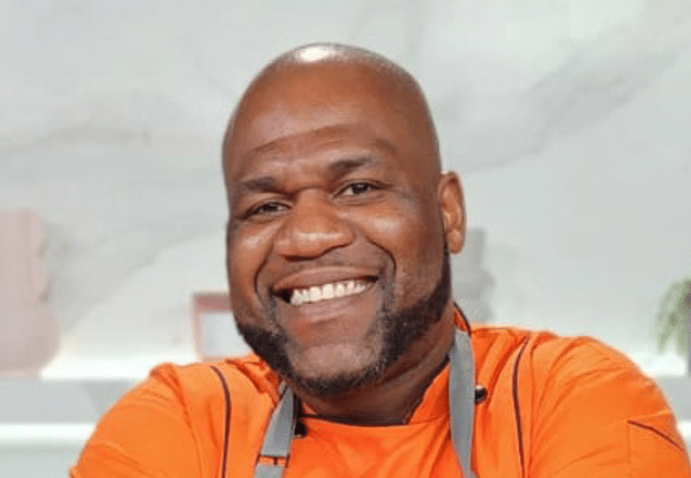 uc_stacked_images_elementor_31f4620_item3